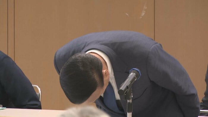 会合で謝罪する藤井市長（29日）