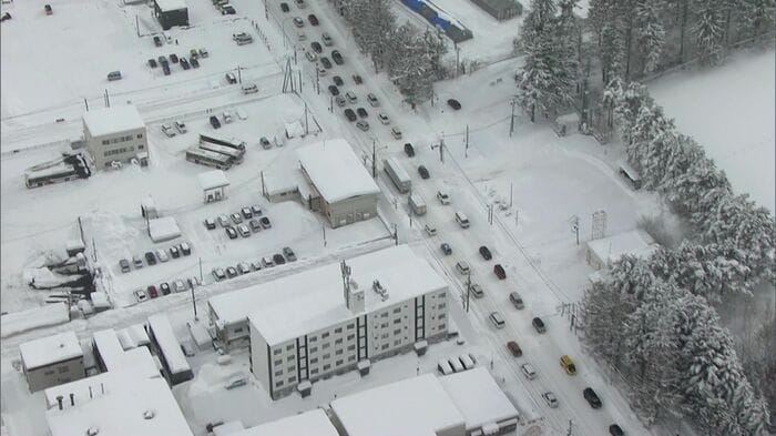 市内各地で渋滞が発生
