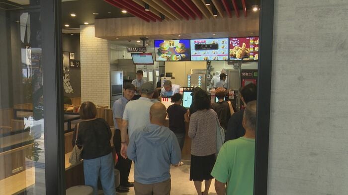 にぎわう店内