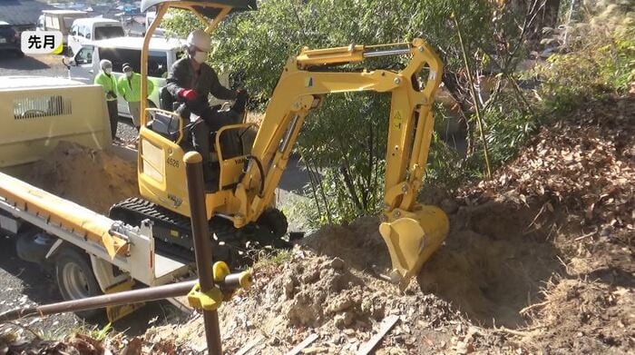 入り口部分の土砂の撤去作業 11月