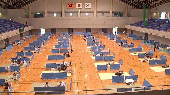 熊本・人吉市 3密避け600人避難 全員に食事提供