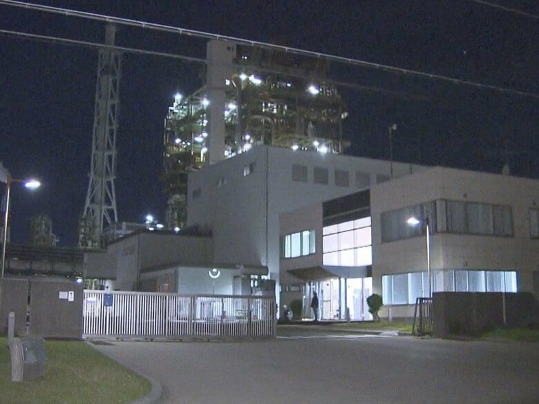 約20mの高さから転落…コスモ石油の発電所にあるボイラー施設で男性作業員2人が死亡 清掃中に足場崩れる｜FNNプライムオンライン