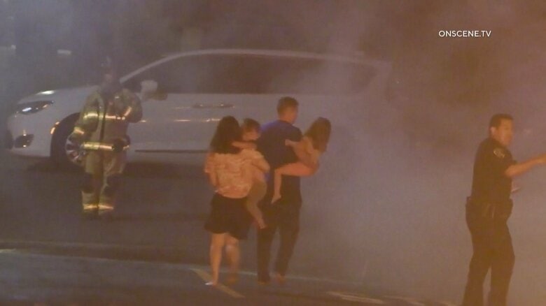 小型機が住宅街に墜落　少なくとも２人が死亡　８人けが　アメリカ・カリフォルニア州サンディエゴ｜FNNプライムオンライン