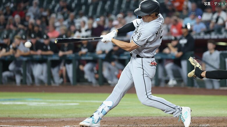 村上宗隆“大谷翔平超え”の6試合連続ホームランならず　5打数1安打、守備ではファインプレーも　｜FNNプライムオンライン