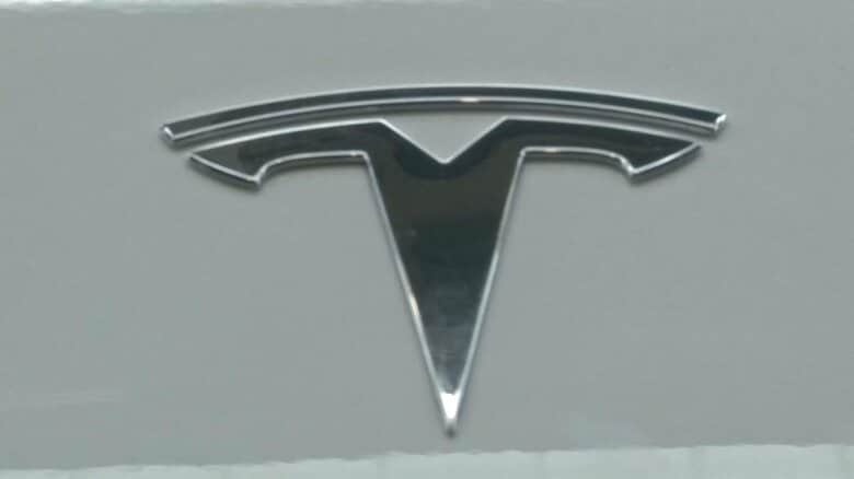 アメリカ・テスラの最終利益が6割減　2025年10月～12月期　税制優遇廃止でEV販売減少　今後はAIを成長戦略の中心に｜FNNプライムオンライン