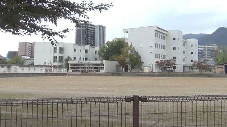 目撃情報があった中学校のグラウンド