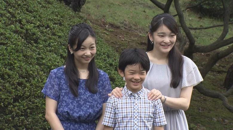 平成29（2017）年8月　小室眞子さん・佳子さまと（11歳の誕生日映像から）