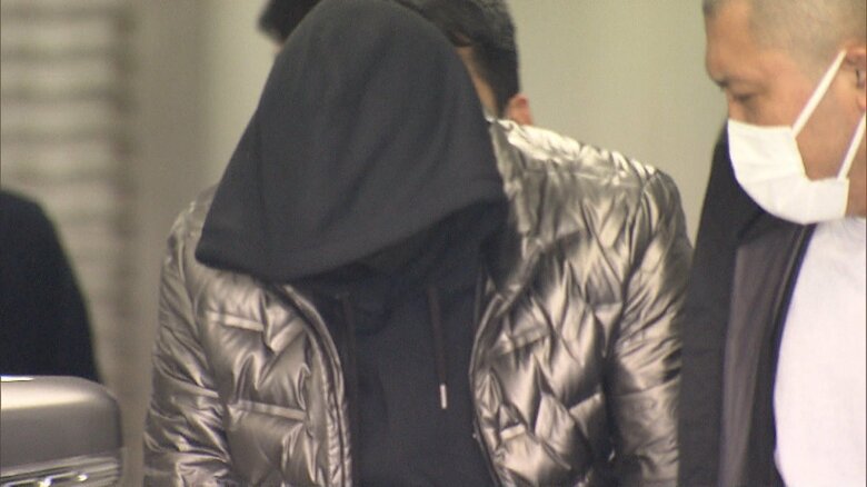 今月19日、乱闘に関わった容疑者が、次々と小岩署に連行されてきた（李占龍容疑者）