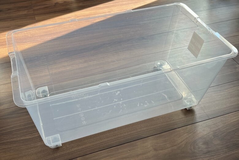 透明な衣装ケースがお勧め（特集班撮影）
