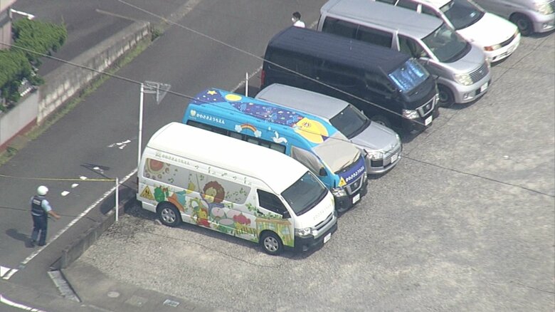 園バスは炎天下のなか駐車されていた