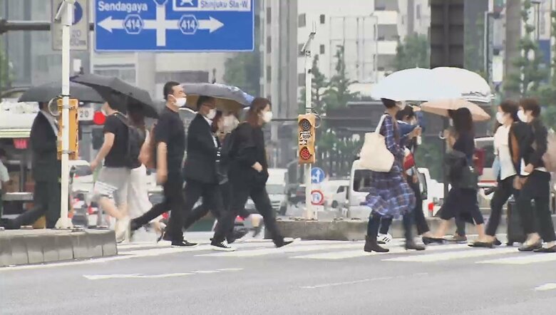 多くの人が行き交う東京・新宿（5月20日）