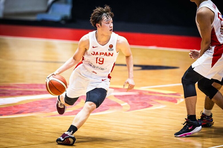 試合開始からアタックし、チームを勢いづけた西田優大選手（C）FIBA
