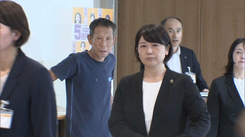 議会への説明後カメラの前に現れたが…9月26日