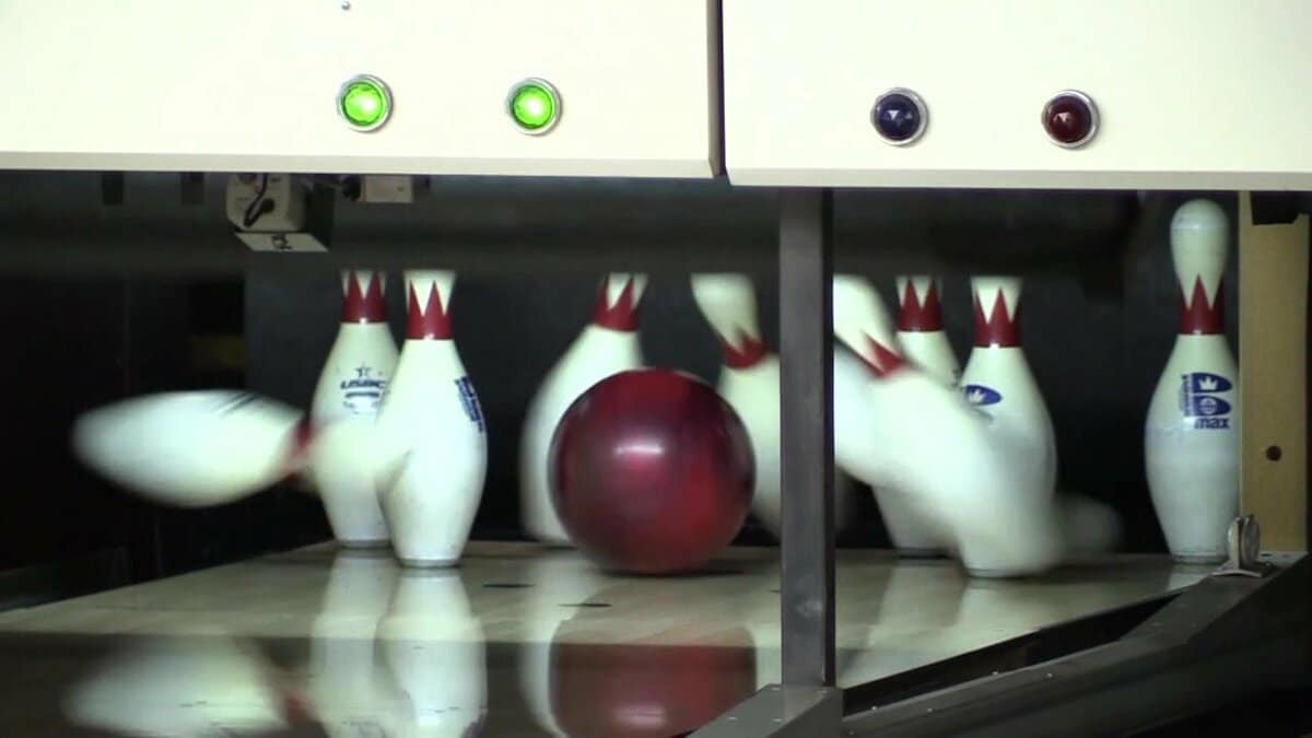 ボーリング球　５５年位前　初代？ピンキラー ボーリング球 55年位前 初代？ピンキラー ボール