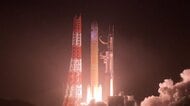「MMX」で砂や岩石など採取、地球に持ち帰る世界初のミッション挑戦へ　H3ロケット10号機打ち上げ成功　高市総理も満面の笑み「よかったねぇ」