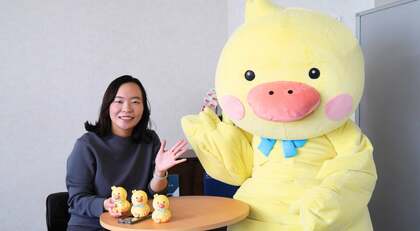 創業以来50年以上の歴史を持つ滋賀県の清掃会社に、なぜ“あひる”のキャラクターが？業界のイメージを変える、リ・プロダクツ「ろぼあひる」誕生の裏側