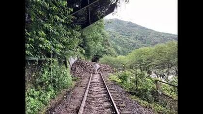 JR予土線の線路に土砂流入　窪川駅ー江川崎間で5日・６日は運転取りやめ【5日午後6時時点】