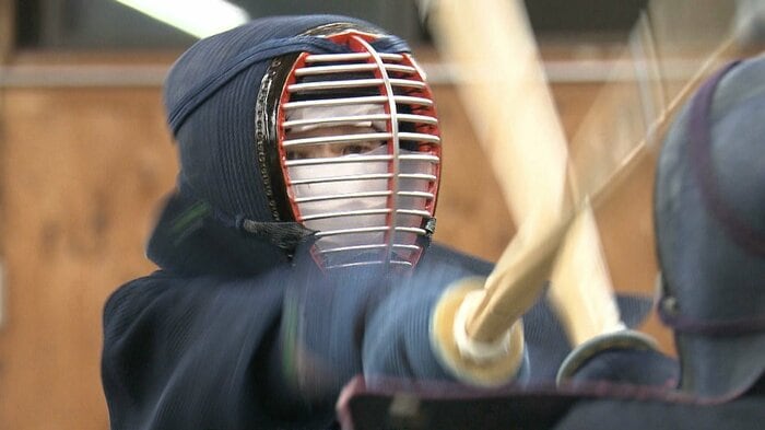稽古に励む鳥巣さん