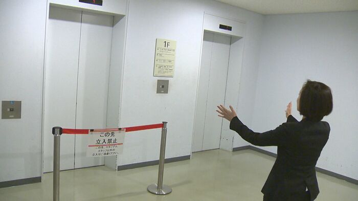 エレベーターは1基のみ稼働