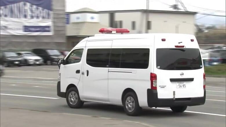 秋田県発注の道路工事巡る贈収賄事件　県職員など3人の容疑者を送検｜FNNプライムオンライン