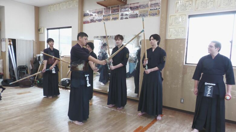 本物の剣道文化を世界へ発信! 言葉を越え『気・剣・体の一致』を体感 外国人が魅せられる魅力とは【福岡発】|FNNプライムオンライン