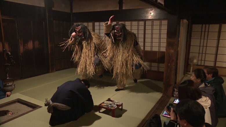 ナマハゲ行事の体験の様子