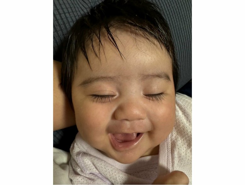 生後2カ月　長いまつ毛がたくさん（提供：ことねさん）