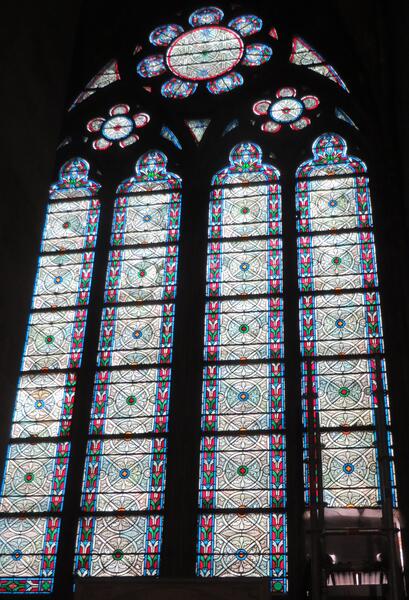 対象のステンドグラスのうちの1つ
"Centre André Chastel (CNRS, Ministère de la culture, Sorbonne Université), 2021".