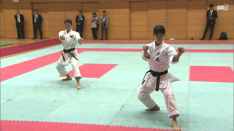 武道センターで披露された空手の演武