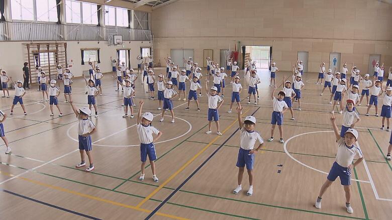 運動会の練習を行う稙田小学校