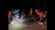 大雨で洪水や土砂崩れ相次ぎ90人死亡12人行方不明に…公共インフラも被害　ベトナム　タイでも土砂崩れ…9歳少女死亡　