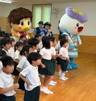 ヘルメット着用率は全国最下位の7.2％…警察官が3カ月かけて啓発ソングを作曲　地元の園児たちが歌とダンスで交通安全をアピール　大阪・淀川警察署