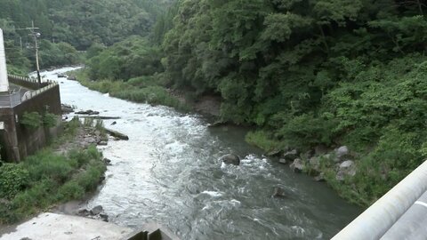 入浴中の5歳男児不明9日目　両親が語った「川に頭のようなものが見え、何も考えず飛び込んだ」　今は「ずっと川を見ている」　鹿児島・霧島市