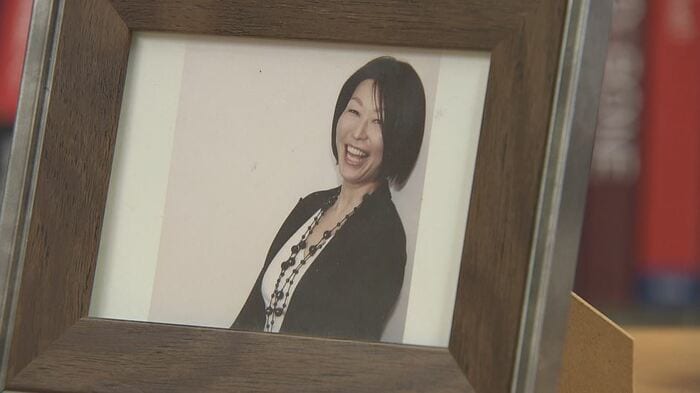 磯野さんの研究室に飾られた宮野さんの写真
