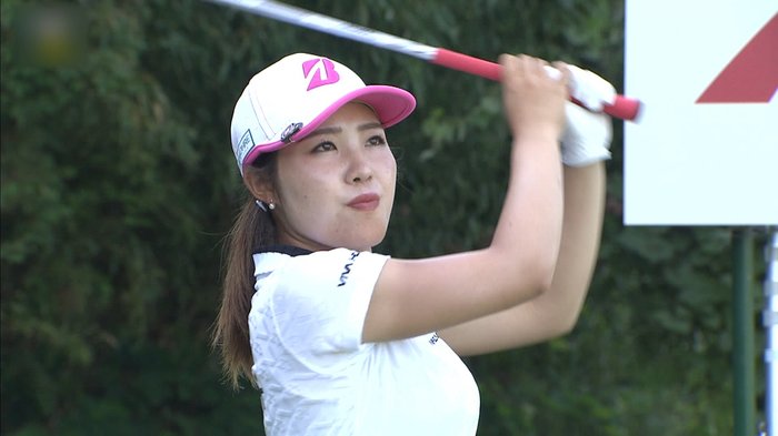 プロ初優勝なるか…女子ゴルフ・20歳の古江彩佳が11アンダーでトップタイに デサントレディース2日目