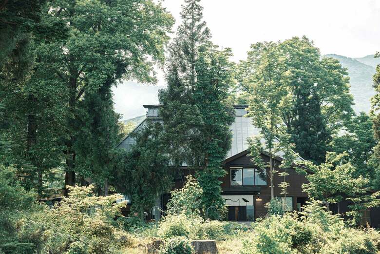 百年の古民家を再生し、妙高の魅力を発信する再生プロジェクト。「MAHORA西野谷」が織りなす地域交流の物語
