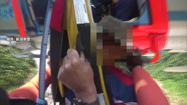 【救助の瞬間】登山中に遭難した70代男性を警察ヘリが発見　2日ぶりの救助…滑落し動けない状態に　新潟・南魚沼市｜FNNプライムオンライン