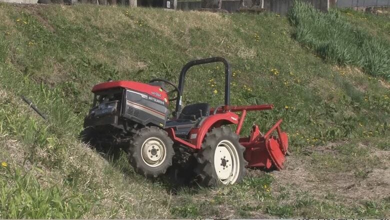 トラクターが2ｍ転落　81歳男性が死亡　農作業に行く途中、道路から休耕地に転落　長野・茅野市｜FNNプライムオンライン