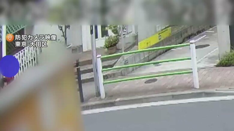 「おい!通報するなよ!」と女性を脅す男