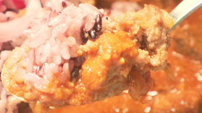 ご飯は黒米を混ぜている