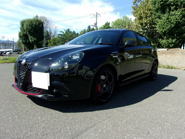 男が運転していたアルファロメオ（提供：北海道警）