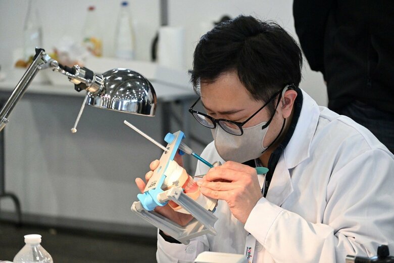 歯科技工種目で金メダルを獲得した中川直樹選手（写真提供：JEED）