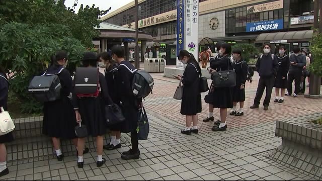 「衣替え」 段々と冬の兆し 日中は20℃に届かず<岩手県>