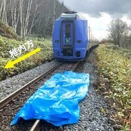 特急列車がクマと衝突し脱線、乗客32人が車内で一夜明かす＿JR宗谷線は11月1日も運休、代行バスを運行へ＿運輸安全委員会の鉄道事故調査官が現地入り〈北海道中川町〉