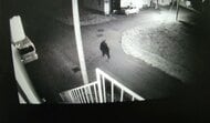 【ヒグマ速報】防犯カメラに住宅街を徘徊するクマの姿が…目撃相次ぐ_約7キロ離れた場所では幅約15センチの成獣とみられる足跡が数十か所―警察と市が警戒強める〈北海道士別市〉