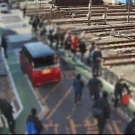 「一言で言えば、もうカオス」踏切内に“鉄道ファン”殺到　目当ては鉄道体験イベントの特別列車　踏切内に取り残される“撮り鉄”も　東京・西東京市