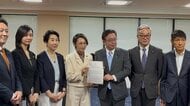 「加熱式たばこ」規制強化などを求め議員連盟が厚労大臣に提言　将来的に「紙巻きたばこ」と同様の取り扱いへ
