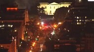抗議デモ 全米に拡大 混乱に乗じ略奪や放火も