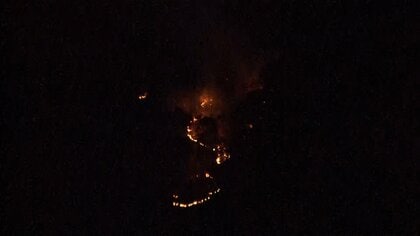 【速報】神奈川の日向山で山火事が発生し現在も延焼中…消防が現場たどり着けず消火活動難航か