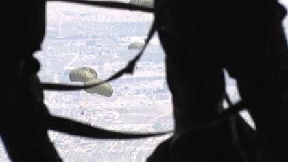 “色が消え去った街”困窮のガザへの空からの食料投下を密着取材　市民殺到も物資は届かず…制約で大量に留め置かれた医薬品も